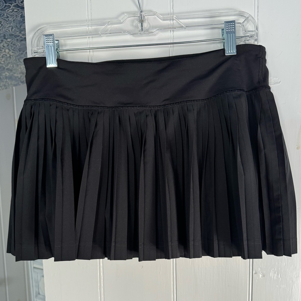 Lululemon pleated tennis/workout skirt, black, size 8